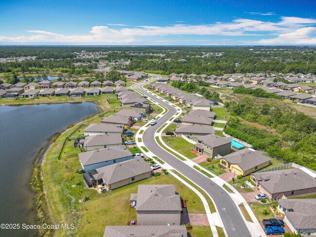 Building Photo - 870 Remington Green Dr SE