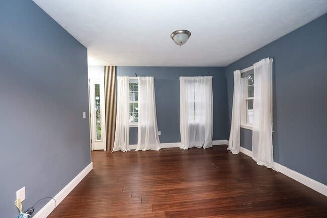 Building Photo - 55 Glenrose Ave