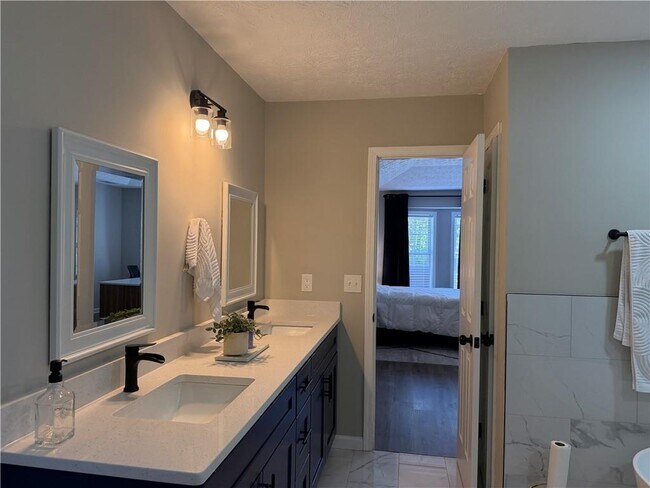 Building Photo - 934 Bay Ridge Dr