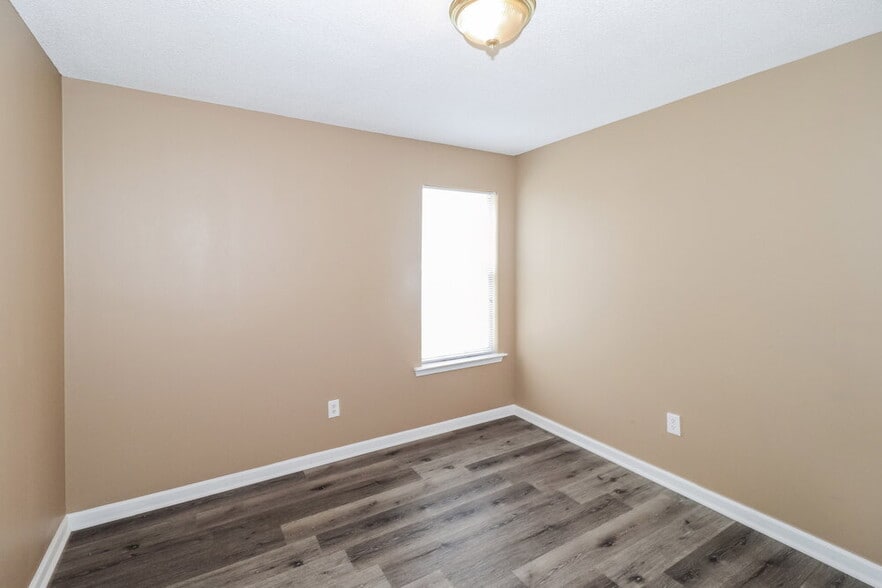 Building Photo - 2811 Misty Bay Dr