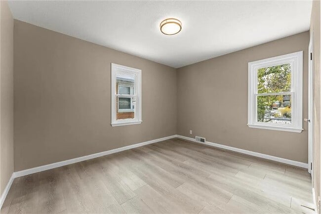 Building Photo - 1407 W Clark St