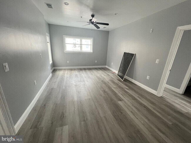 Building Photo - 1611-15 Ridge Ave