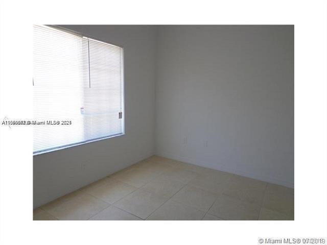 Building Photo - 3818 SW 48th Ave