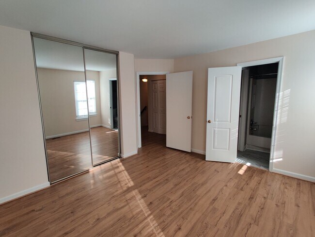 Building Photo - Newer 3 bedroom home