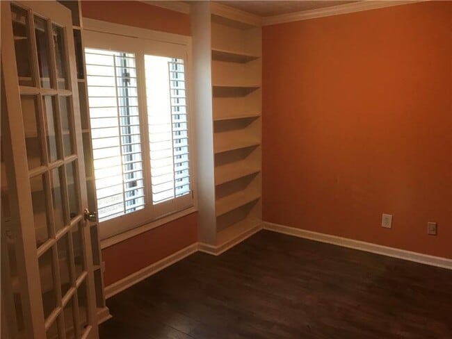 Building Photo - 19 Normandy Ct