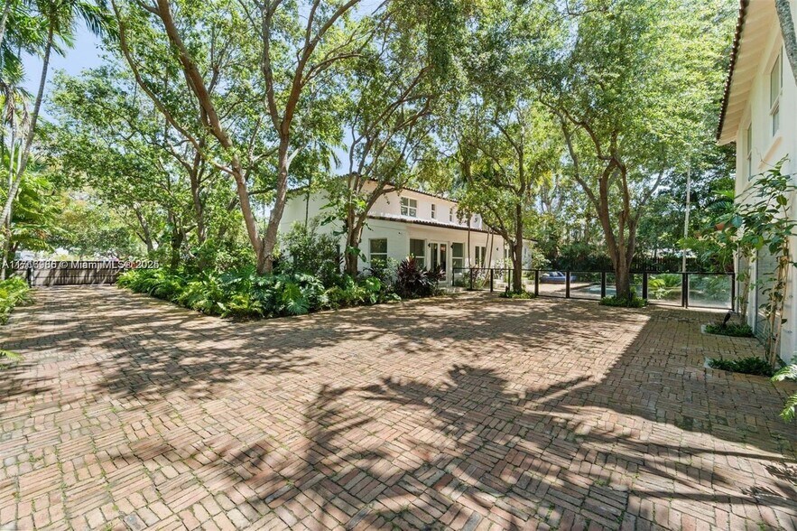 Primary Photo - 5812 Alton Rd