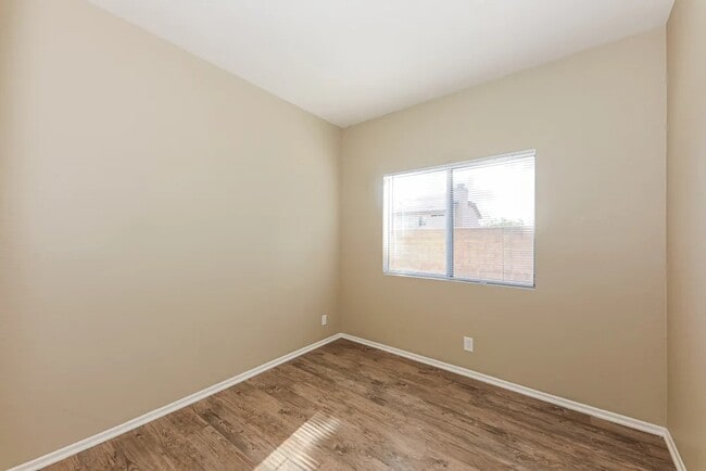 Building Photo - 3346 N Carnation Dr