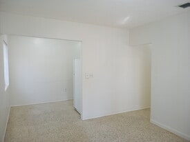 Building Photo - 535 SW 4th St