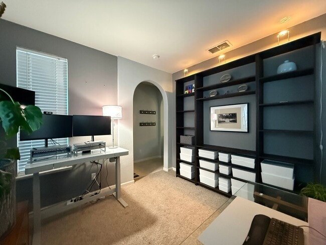 Building Photo - Beautiful 3bd/2ba Natomas Home with 2 Car Garage!