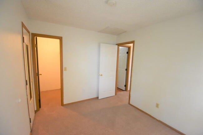 Building Photo - 963 Marine St