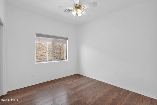 Building Photo - 5820 S 26th Pl