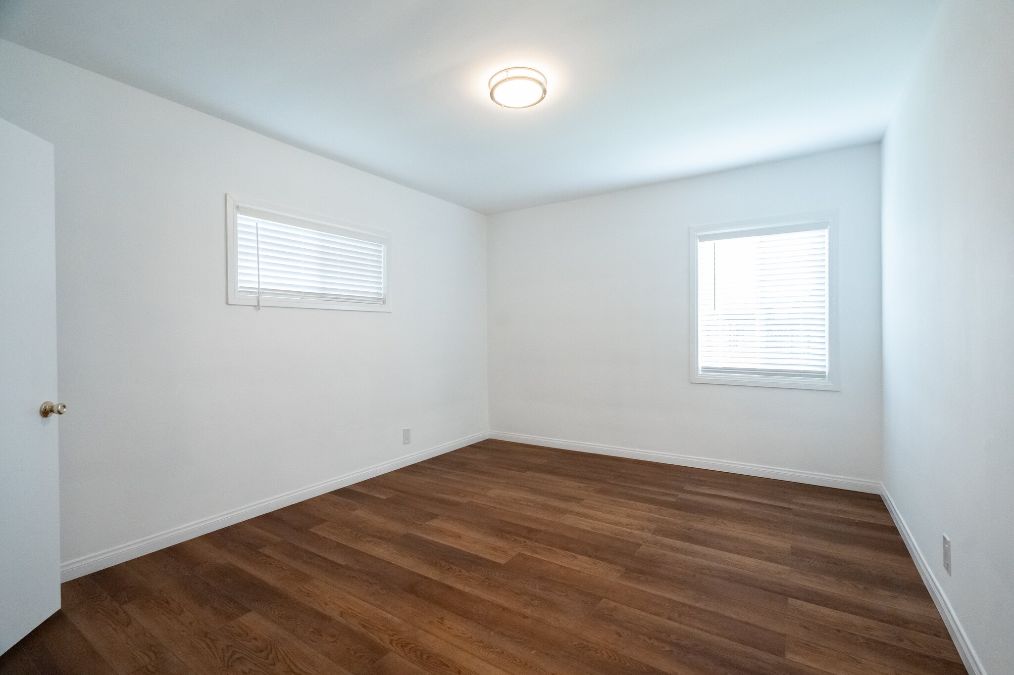 Building Photo - 15942 Devonshire St