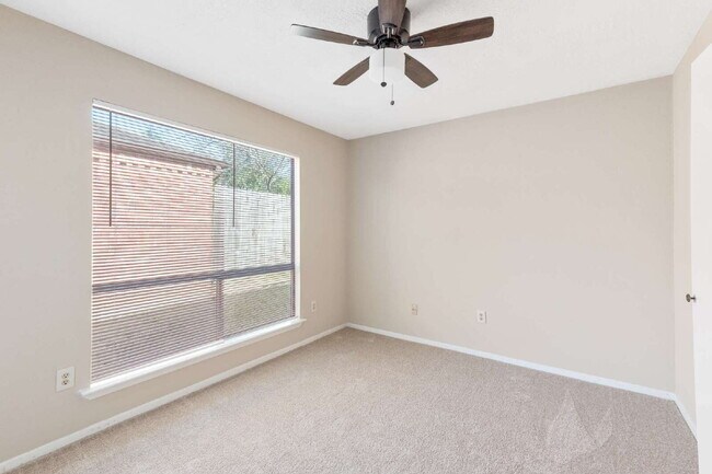 Building Photo - 8915 Beau Monde Dr