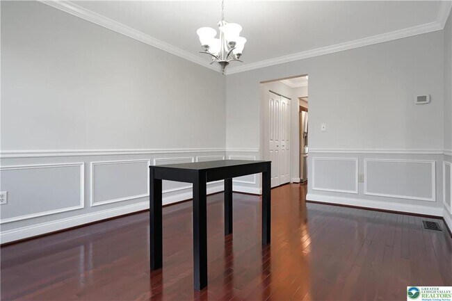 Building Photo - 202 McNair Cir