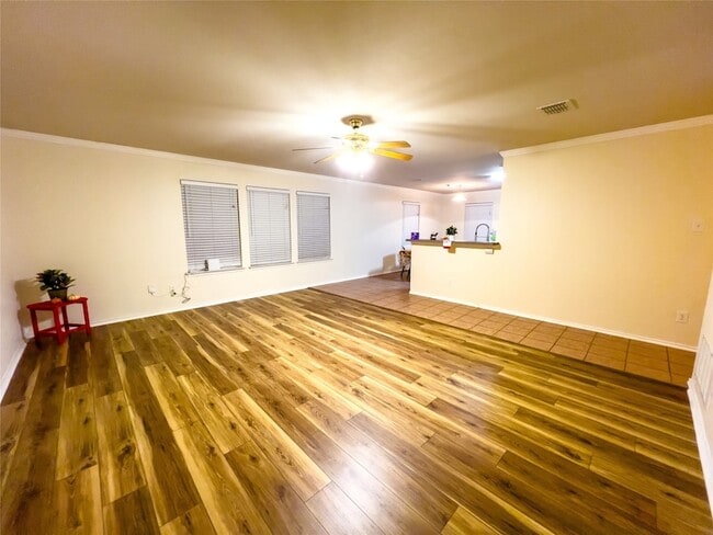 Building Photo - 2900 Bluffs Ct