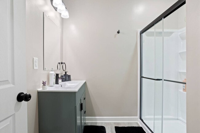 Building Photo - 1523 S East St