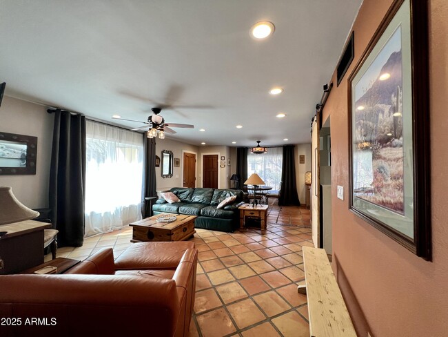 Building Photo - 37801 N Cave Creek Rd
