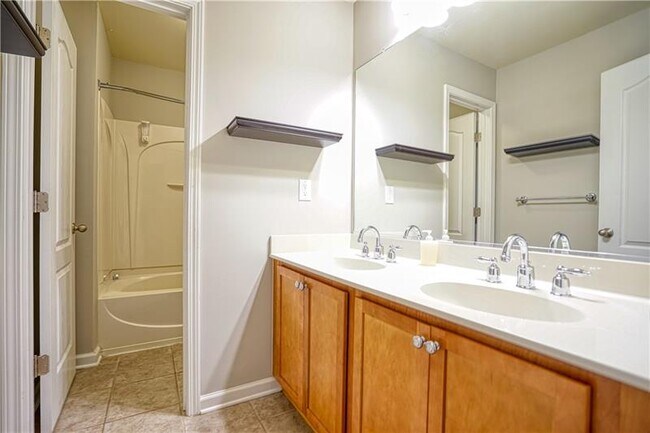 Building Photo - 3300 Archgate Ct