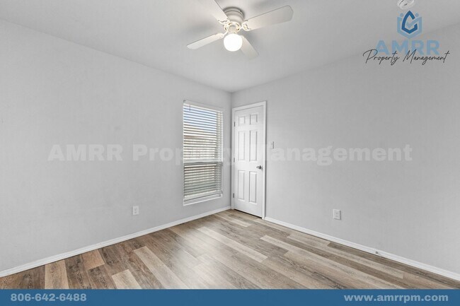 Building Photo - 1105 N Englewood Ave