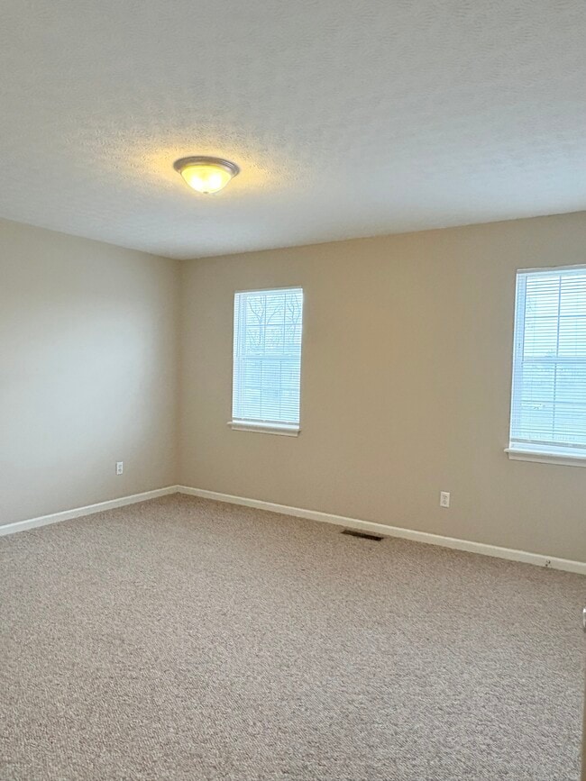 Building Photo - 130 Bright St