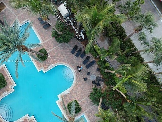 Building Photo - 17150 N Bay Rd