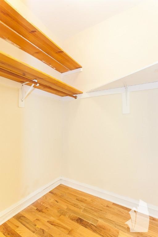 Building Photo - 540 W Wellington Ave