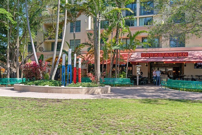 Building Photo - 825 Egret Cir