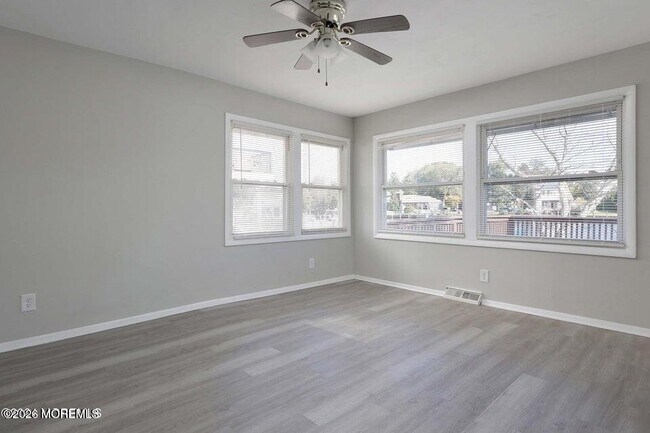 Building Photo - 1423 Holmes Ave