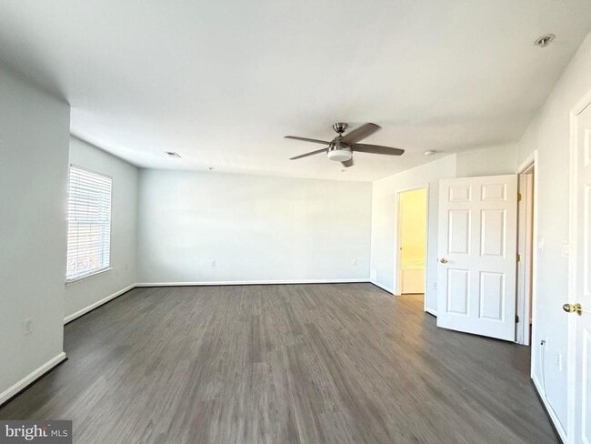 Building Photo - 1905 Bulrush Ct