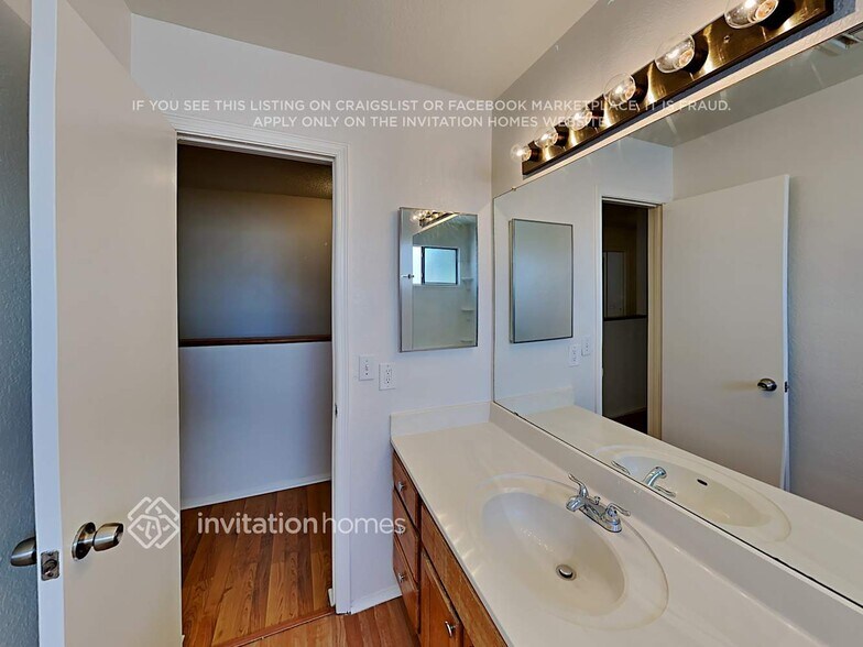 Building Photo - 501 N Red Rock St