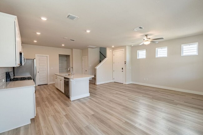 Building Photo - 7400 Travertine Spring Dr