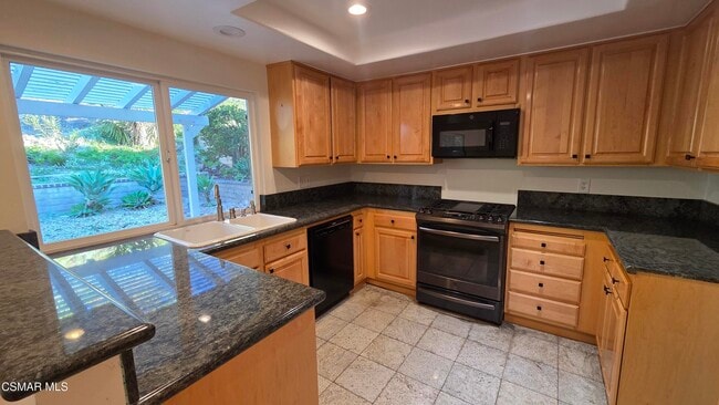 Building Photo - 1825 Sweet Briar Pl