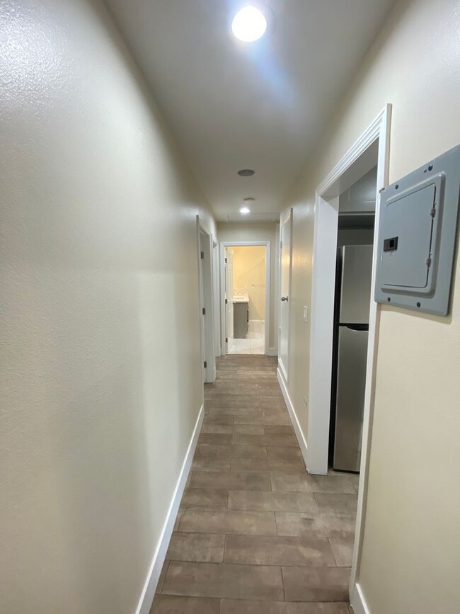 Building Photo - Beautifully Remodeled 3 Bedroom Anaheim Co...