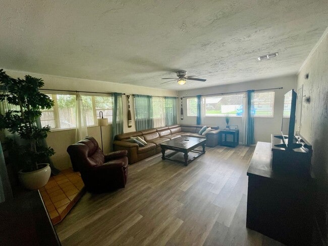 Building Photo - Fully Furnished 3BR/2BA Home in Dunnellon ...