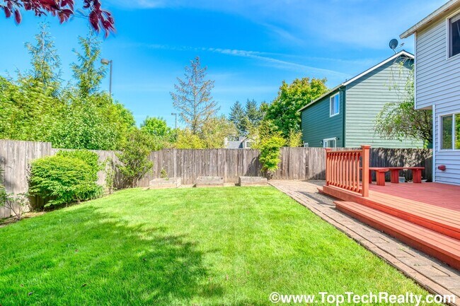 Building Photo - Charming 3 BD* 2.5 BTH Single Family Home In Deerfield Neighborhood! Great Location & Quiet Neigh...