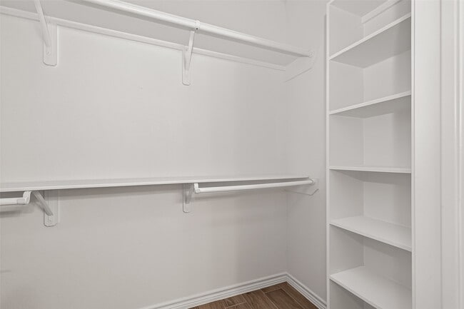 Building Photo - 352 Westchase St