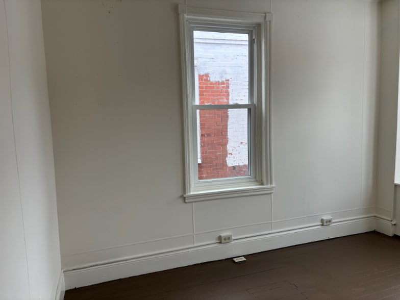 Building Photo - 3925 Burgoon Rd