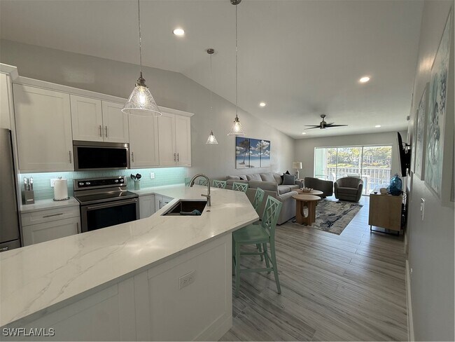 Building Photo - 834 Gulf Pavillion Dr