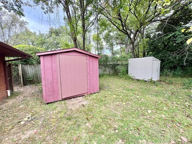 Building Photo - 4914 Childs Dr