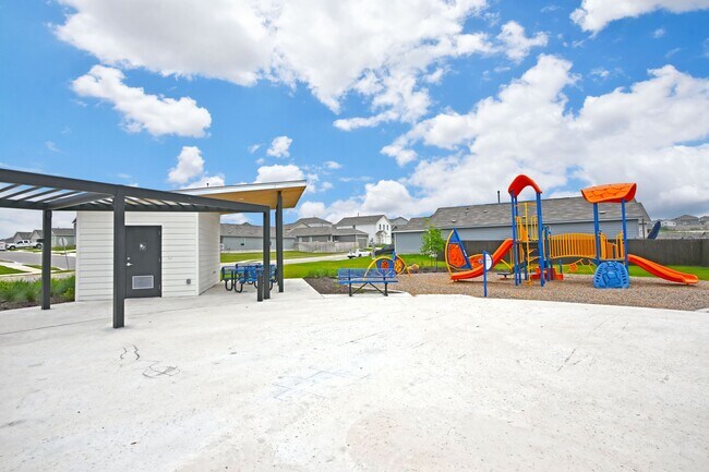 Building Photo - 729 Thea Mdws