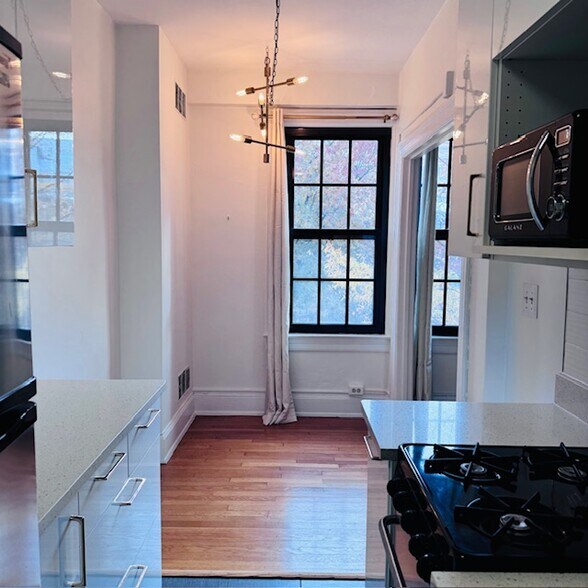 Building Photo - 1101 L St NW