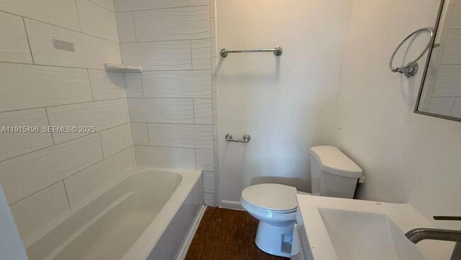 Building Photo - 870 NE 142nd St