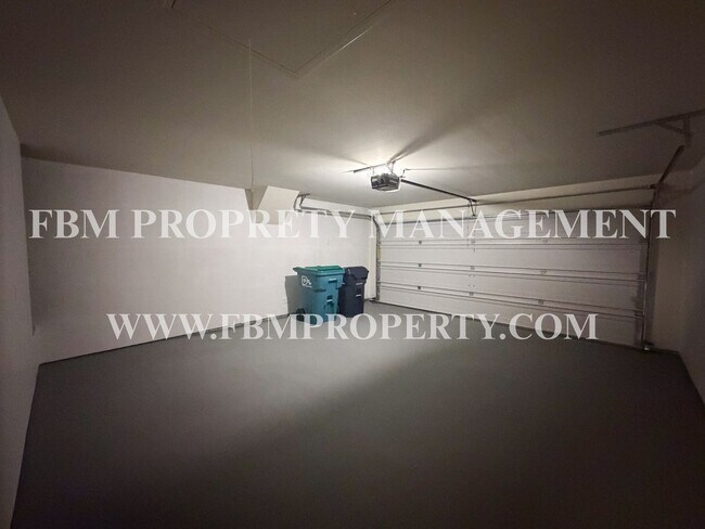 Building Photo - 5412 Persimmon Dr