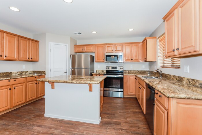 Building Photo - 3691 W Goldmine Mountain Dr