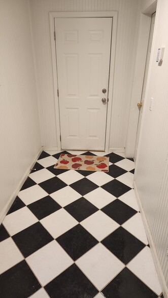 Corridor - 2111 Adams Dr NW
