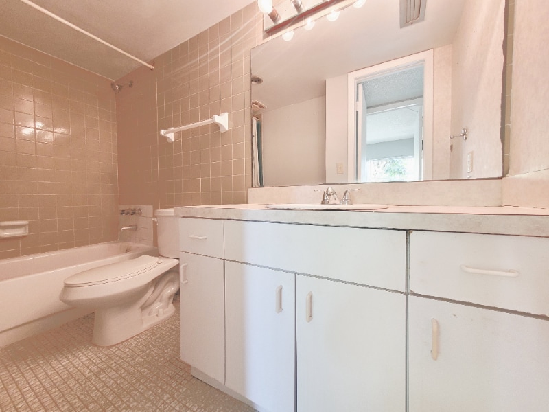 Building Photo - 400 NE 18th Ave