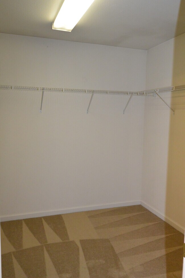 Building Photo - 2222 N Quincy Ct