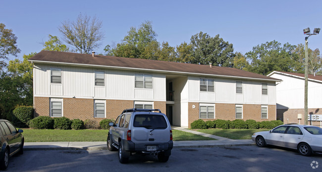 Primary Photo - Springwood/Happy Valley Apartments