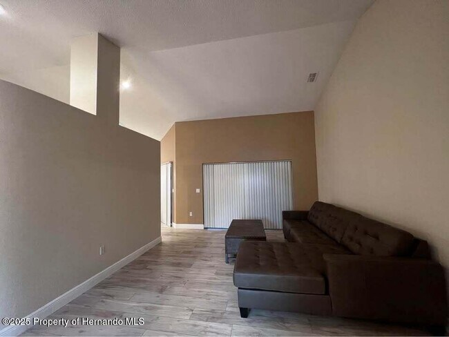 Building Photo - 9448 Tooke Shore Dr