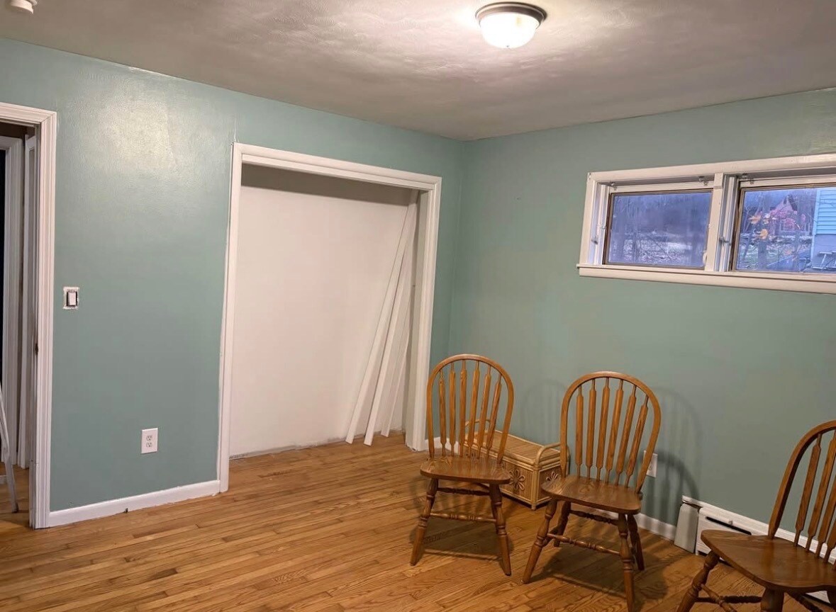 Building Photo - 233 Roosevelt Ave